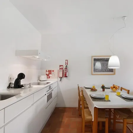 Fine Arts Convento Bernardas Bb *