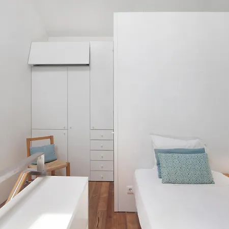 Fine Arts Convento Bernardas Bb